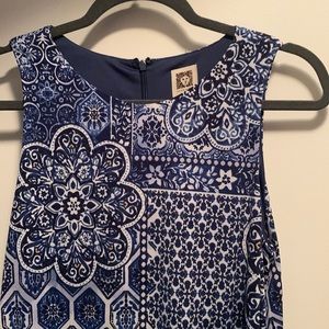 Sleeveless blue patterned dress